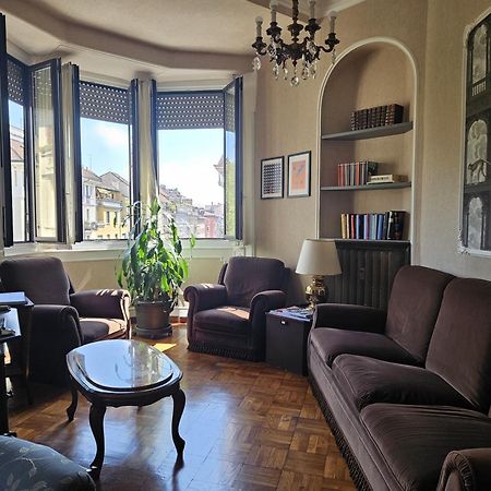 Homegallery - Elegante Appartamento Milanese Εξωτερικό φωτογραφία