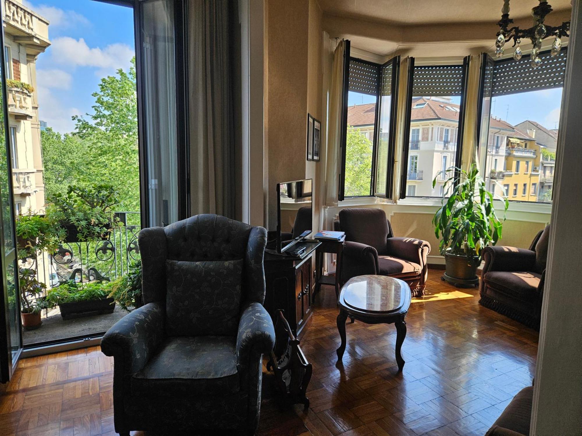 Homegallery - Elegante Appartamento Milanese Εξωτερικό φωτογραφία