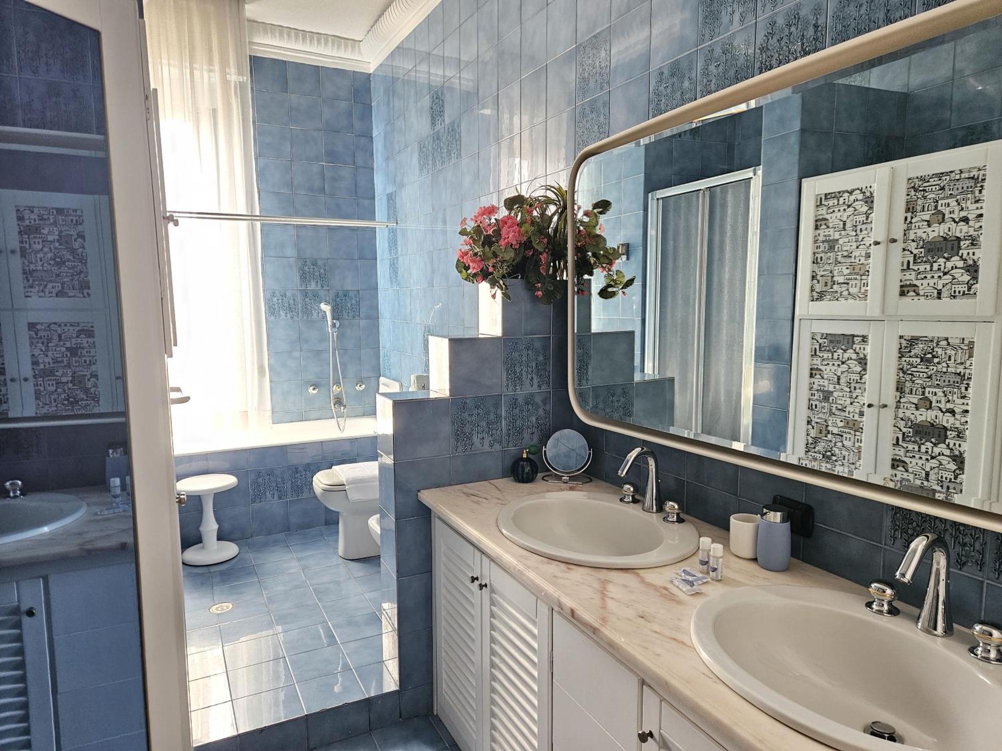 Homegallery - Elegante Appartamento Milanese Εξωτερικό φωτογραφία