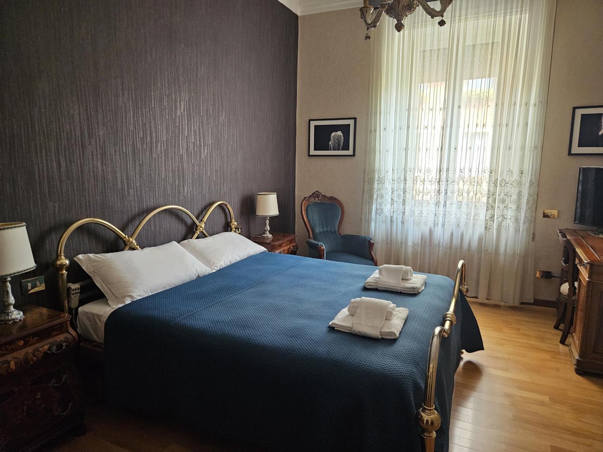 Homegallery - Elegante Appartamento Milanese Εξωτερικό φωτογραφία