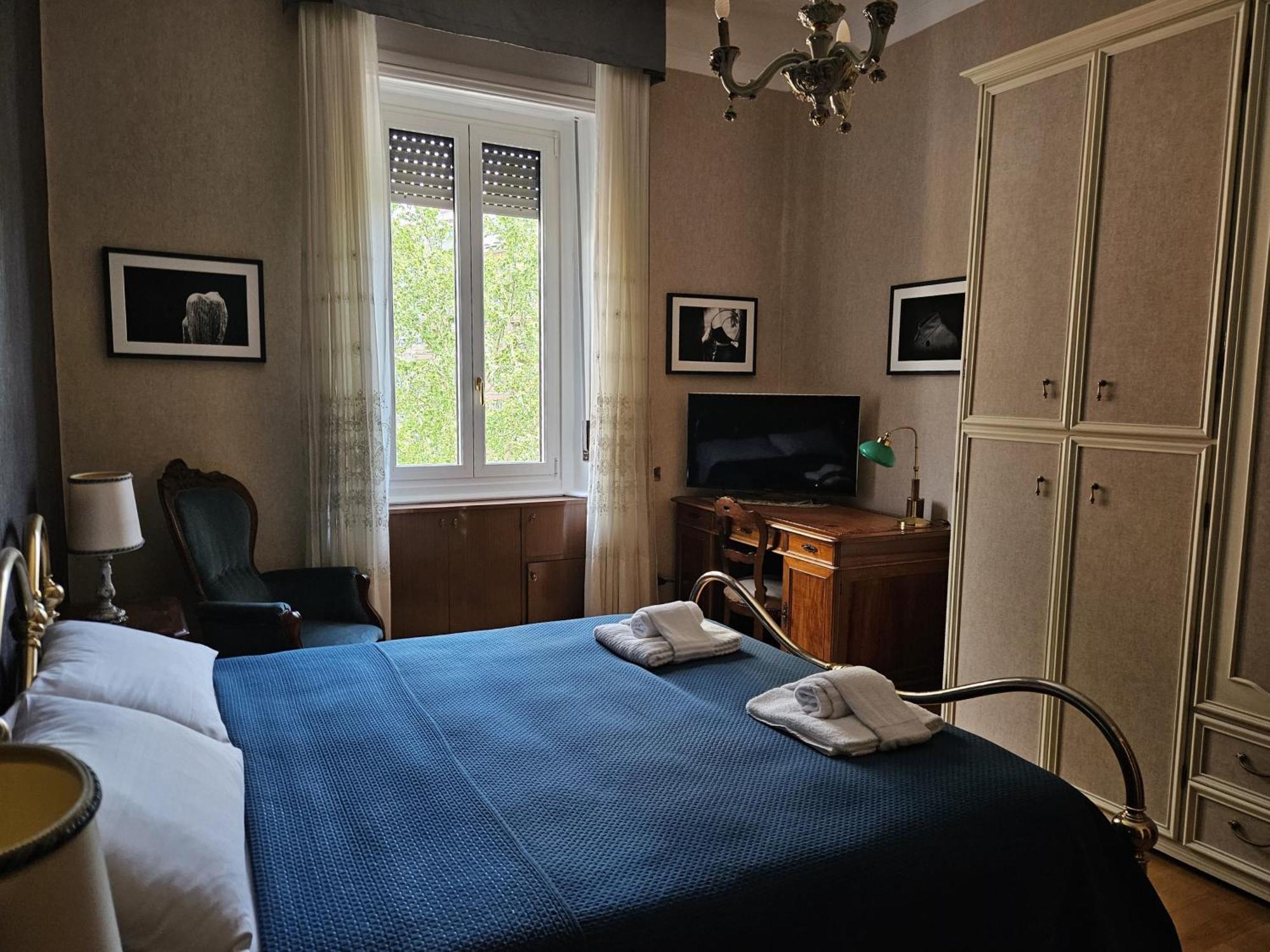 Homegallery - Elegante Appartamento Milanese Εξωτερικό φωτογραφία