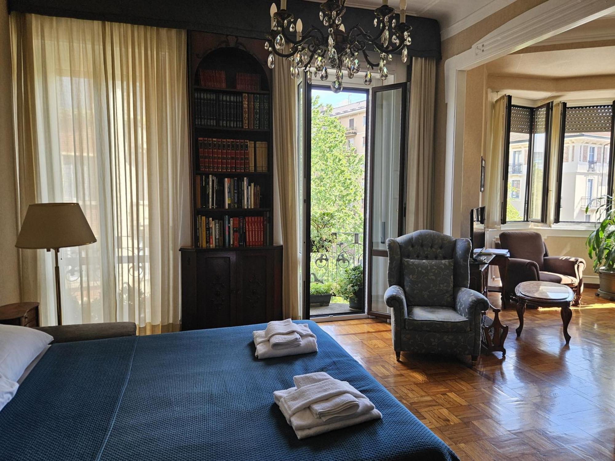 Homegallery - Elegante Appartamento Milanese Εξωτερικό φωτογραφία